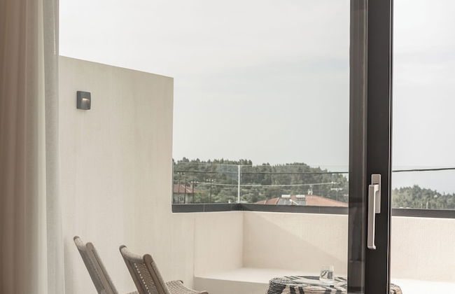 Seven Rocks Suites - Photo 34