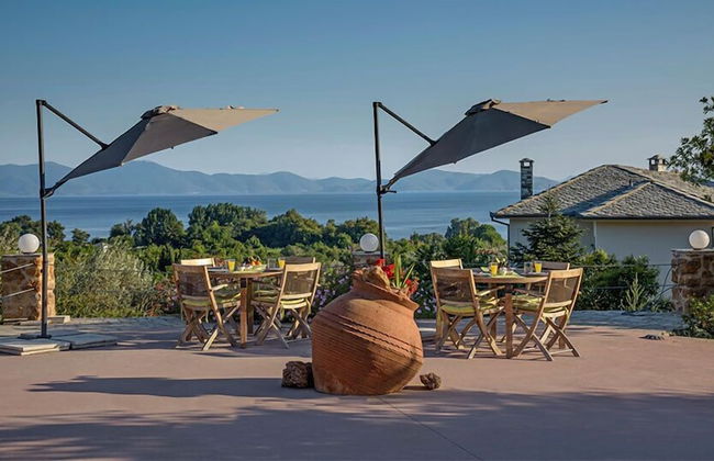 Iakovakis Suites & Spa - Photo 56