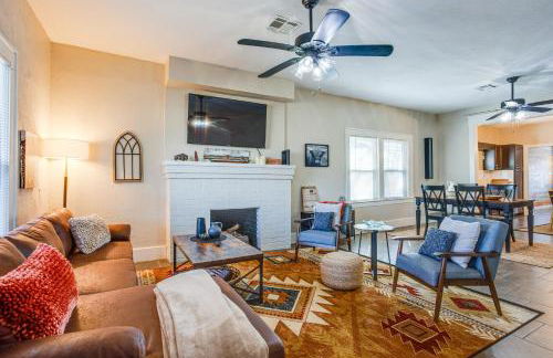 Chic Lawton Home, 5 Mins to Fort Sill! - Photo 3