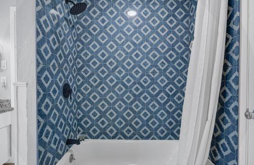 Home for summer with pool, pool table, outdoor kitchen,patio and balcony - Foto 5