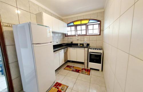 Casa Espaçosa 3 Quartos Sala Cozinha e Churrasqueira - Foto 4