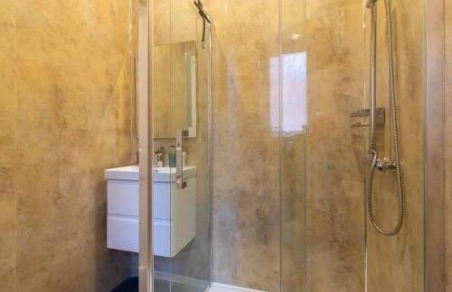 Grosvenor 126 Trendy Jesmond Whole Apartment - Photo 8