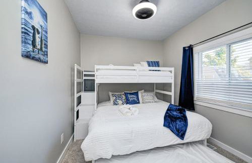 Spacious home away from home! Hot tub! - Photo 6