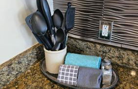 Summer Special, Lux 4BR House Sleeps 12, Pool, Elevator, King bed - Foto 17