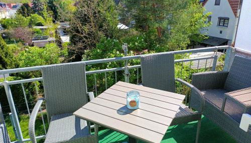 D-Quadrat FeWo "Doni" für Familien, Geschäftsreisende und Urlauber, mit 3 Zimmern, Tageslichtbad, Südbalkon und Kingsize-Betten, für bis max 6 Erwachsene und 2 Kleinkinder - Foto 5