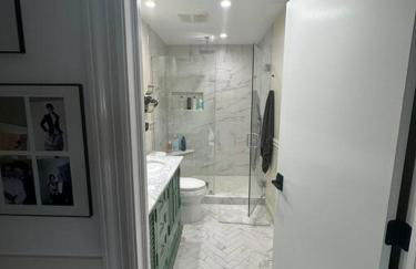 The Most Desired Summer Retreat with Private Pool Just 5 Minutes from the Beach - Foto 12