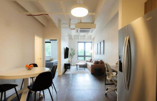 Above The Roots - Stylish 1BD on the Square - Foto 10