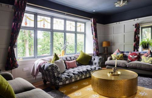 Ty Pandy Eclectic Luxury Family cottage Sleeps 8 adults and 2 children - Photo 27