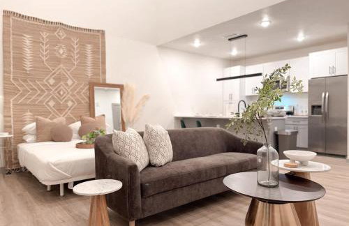 Alluring Studio - DT - DeepEllum - LowerGreenville - Photo 14