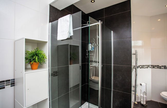 Spacious 5 Bed House Newcastle Gateshead - Photo 56