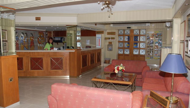 Christabelle Hotel Apartments - Foto 2, Recepción