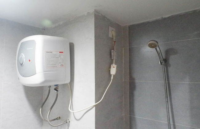 Delightful Luxurious Studio Room at Taman Melati Surabaya Apartment - Foto 9