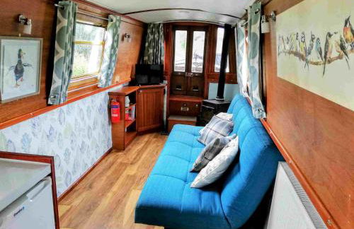 Narrow Escape - 50ft Boat on the Grand Union Canal, near Tring - Photo 1