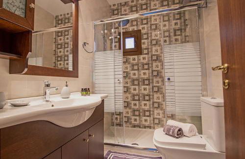 Zissis Villa & pool 5min drive to beach - Foto 17