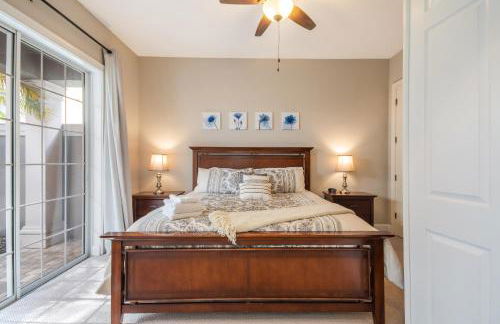 Two King En-Suites …Inside the Prestigious Reunion Resort - Foto 7