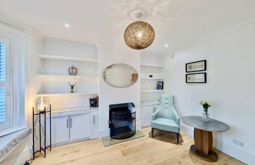 Stunning 4 Bedroom House in Old Windsor Perfect for Families & Groups - Foto 6