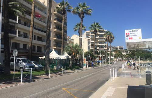 Le Suffren, studio classé ventilé ,wifi, à 100 m de la plage - Foto 22