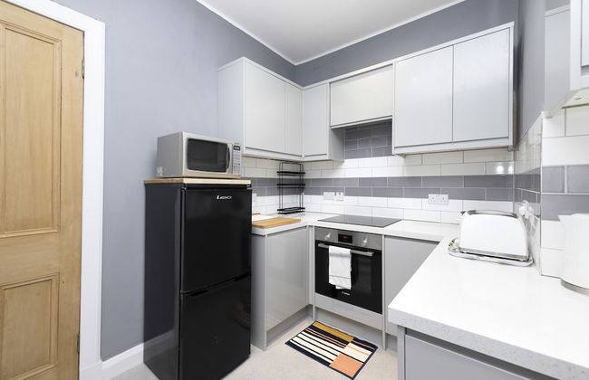 JOIVY Charming 1-Bed Ap Near Leith Links W/ Patio - Foto 10