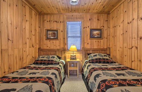 Lakefront Escape with Fishing Pier and Snowmobiling! - Foto 39