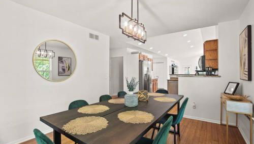 Delight: Bold & Bougie! Sleeps 12! Downtown Boyne - Foto 2