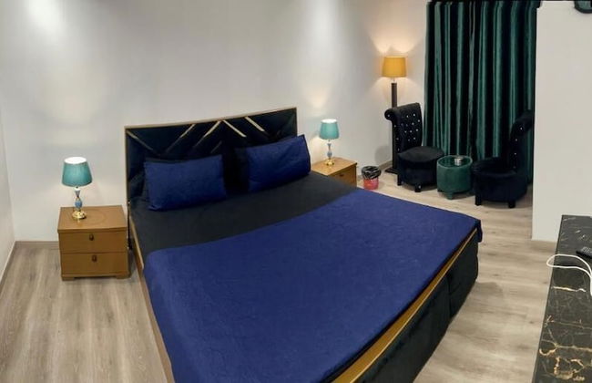 Air Reside Residency Apartment - Photo 4