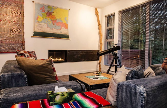 83MF - Lakeside - Hot Tub - WIFI - BBQ - Dock - Sleeps 4 NO PETS - Foto 3