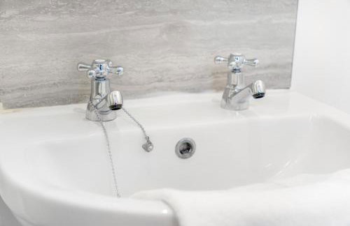 NEW! Stylish 5-Bed Apartment in Stockton-on-tees by Stay With Us, Perfect for Contractors & Large Groups, FREE Parking! - Foto 48