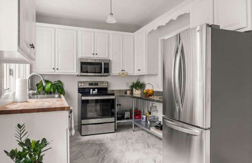 Colonial Manor - Photo 19