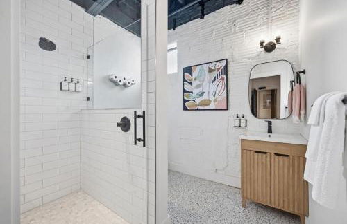 Thought- Adorable 1 BR Apt with Heated Pool - Photo 23