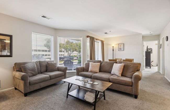 Shore to Please Condo With Pool Views of Beach - Foto 69