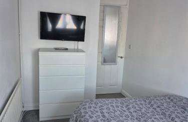 5 min from airport, luxury 2 bed apartment - Foto 6