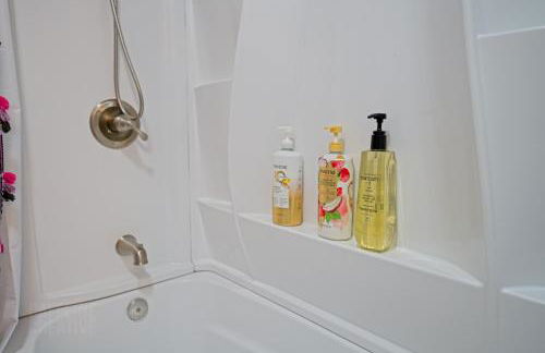 Luxe Coastal Retreat with Hot Tub & Spring Fires - Foto 74