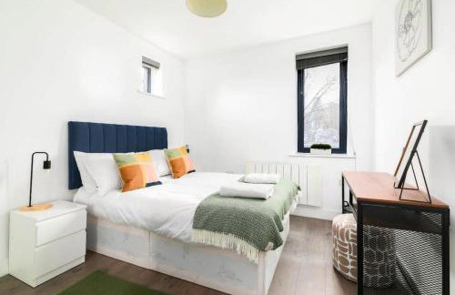 Spacious Multi-Level 3 Bedroom 2 Bathroom Family Apartment Near Hoxton Sleeps 6 - Foto 15