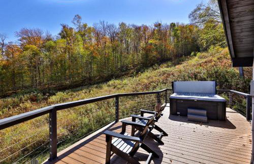 RoundTop Chalet - Hot Tub, Fire Pit & Mountain Views near Killington & Okemo - Foto 31