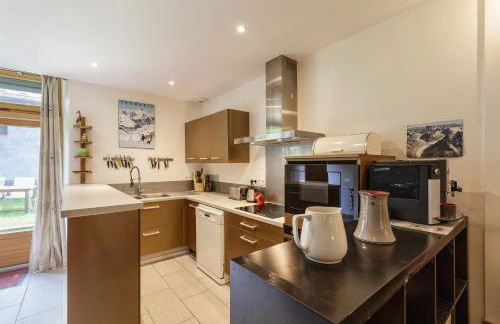 Ferme d Aristide - Chalet 160m2 Calme Sauna Vue Bus Train 250m - Photo 8