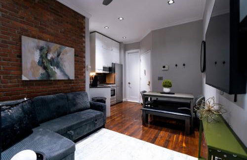 Elegant Central Park Suite - 4 Bedroom Self Check-In - Photo 31