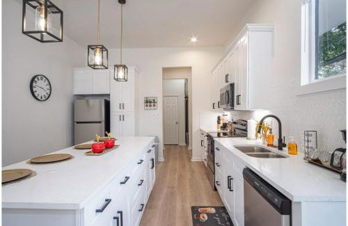 3BR3BA Urban Escape Just Minutes From Downtown - Foto 25