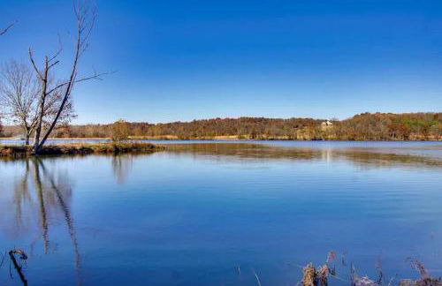 Serene Woodland Studio Retreat with Outdoor Amenities, Near Fishing, Hiking & Gentry, AR - Foto 22