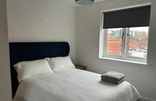 Stafford 2 Bedroom Apartment in Prime Location with Secure Parking - Foto 5