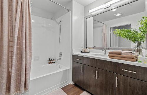 Luxury 2BDR with Parking & Pool - Marina del Rey - Foto 16