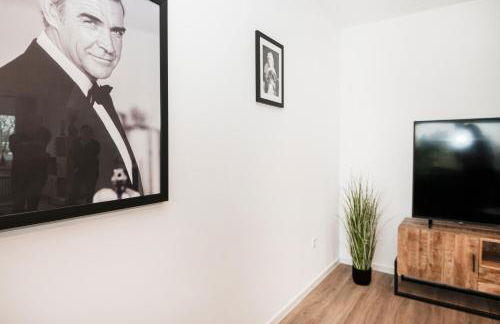 Artful Stay for 4 - Photo 26