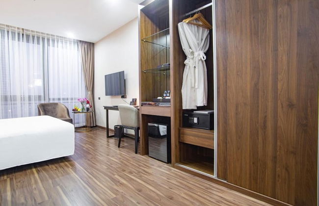 Western Boutique Hotel - Photo 4