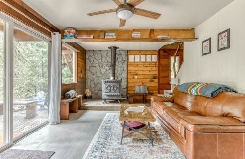 Thompson Cabin - Charming Salmon Riverfront A-Frame Oasis w/ fireplace - Foto 10