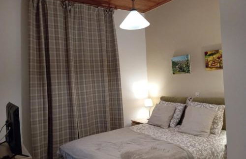 Golden Hearth Mountain Chalet - Photo 4