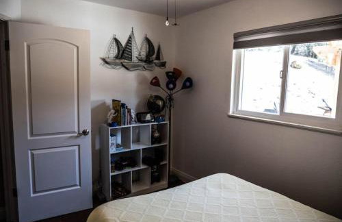 Pool! Quite, Private, remodeled home on the hill - Foto 32