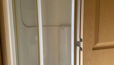 Winchester 23 - Foto 2, Shower