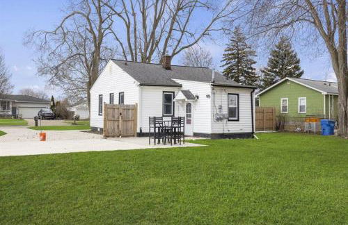 Great Location! Cozy Home with Huge Backyard - Foto 18