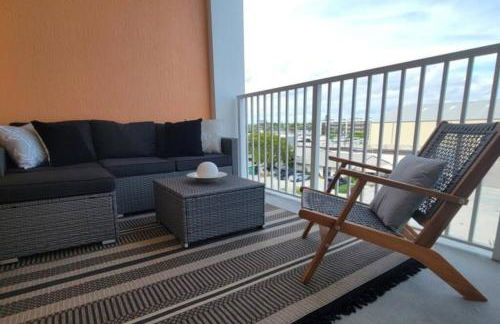 Turnkey Tranquility with Marina & Intercoastal views - Foto 26