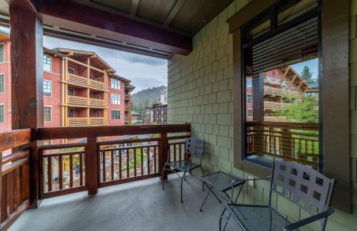 Quiet, Updated, Corner Condo in the Village! Parking, Pool & Spa - Foto 21