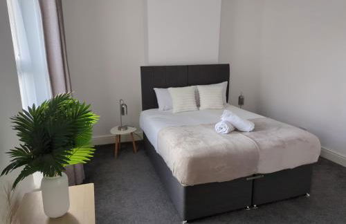 Charming 3-Bedroom House - Prime Location in Wolverhampton! - Foto 10